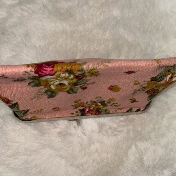 Pink Rose Kiss Coin Purse, Floral - Picture 3 of 6